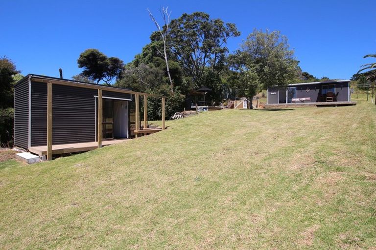 Photo of property in 15 Cuvier Crescent, Kuaotunu West, Whitianga, 3592