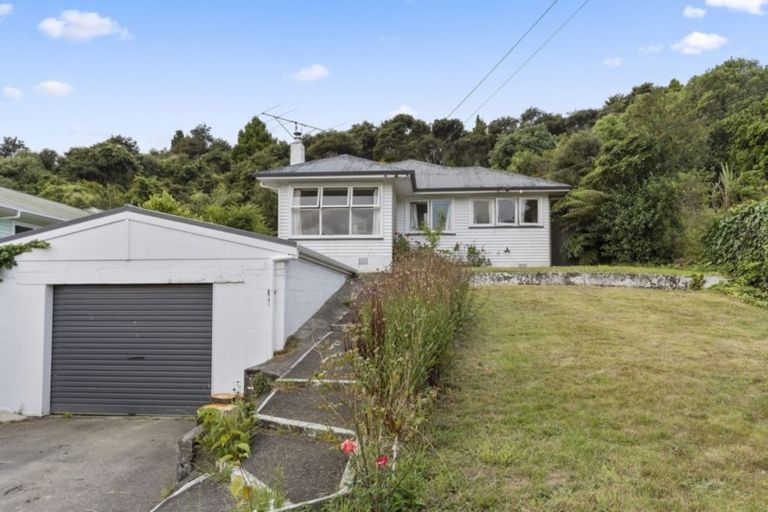 Photo of property in 27 Horoeka Street, Stokes Valley, Lower Hutt, 5019