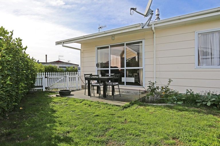 Photo of property in 8a Tukes Place, Greenmeadows, Napier, 4112