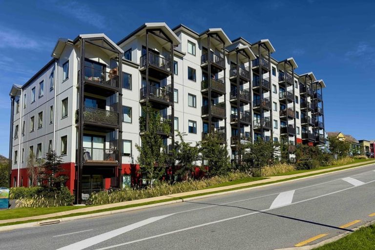 Photo of property in Toru Apartments, 504/10 Copper Beech Avenue, Frankton, Queenstown, 9300