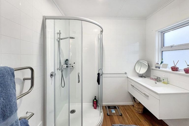 Photo of property in 2 Saint Leonard Street, Saint Johns Hill, Whanganui, 4501