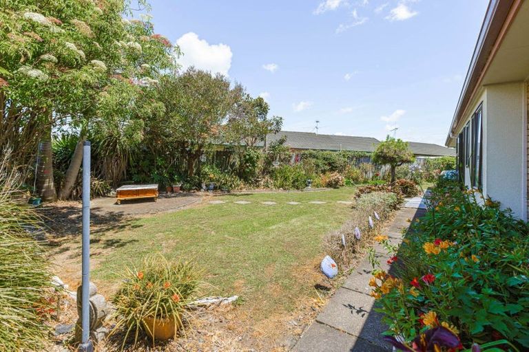 Photo of property in 119 Riverton Drive, Randwick Park, Auckland, 2105