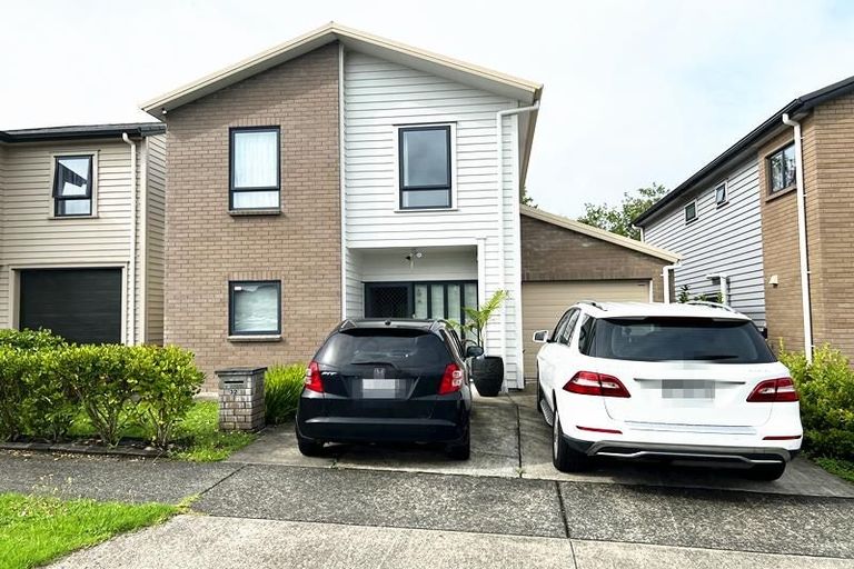 Photo of property in 32 Tutuwhatu Crescent, Weymouth, Auckland, 2103