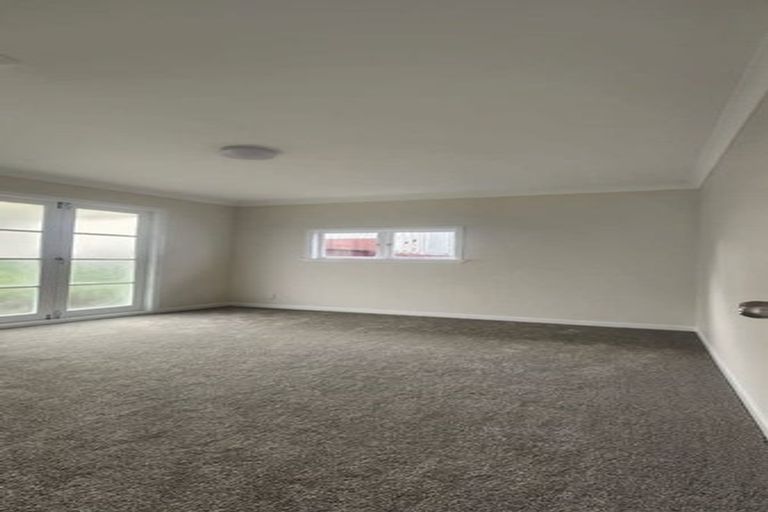 Photo of property in 5 Lane Road, Weymouth, Auckland, 2103