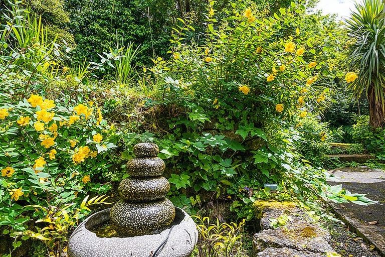 Photo of property in 51 Tarawera Road, Johnsonville, Wellington, 6037