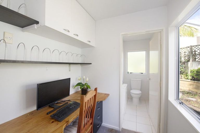 Photo of property in 1/16 Sailfish Drive, West Harbour, Auckland, 0618