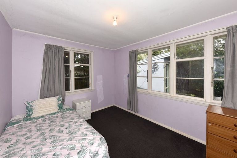 Photo of property in 1/15 Defoe Place, Waltham, Christchurch, 8023