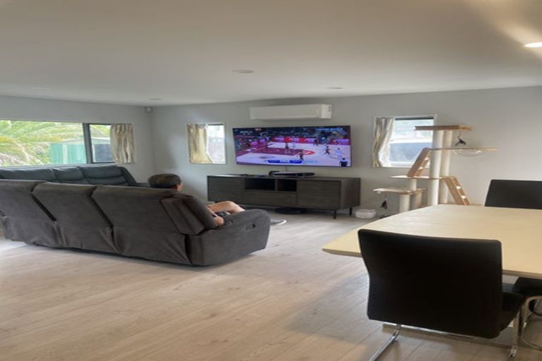 Photo of property in 16a Imperial Place, Henderson, Auckland, 0612