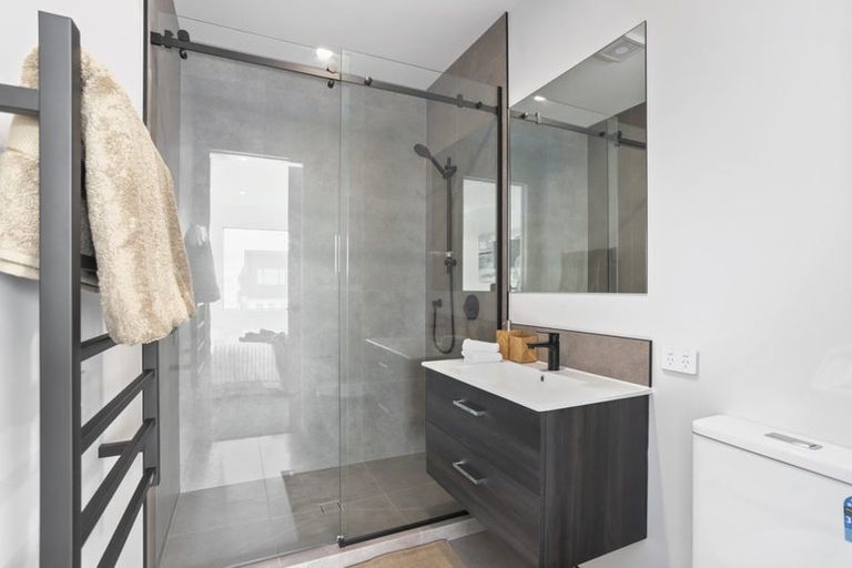 Photo of property in 1 Huljich Way, Hobsonville, Auckland, 0616