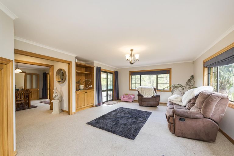 Photo of property in 116 Pacific Drive, Fitzherbert, Palmerston North, 4410