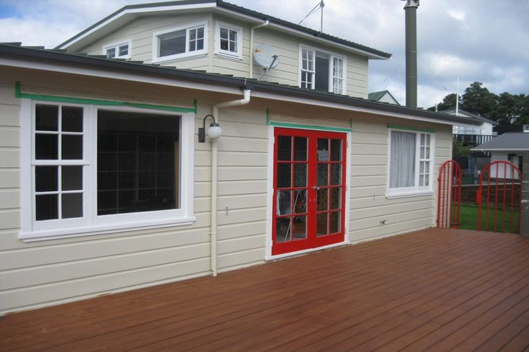 Photo of property in 28 Maple Grove, Kingston, Wellington, 6021