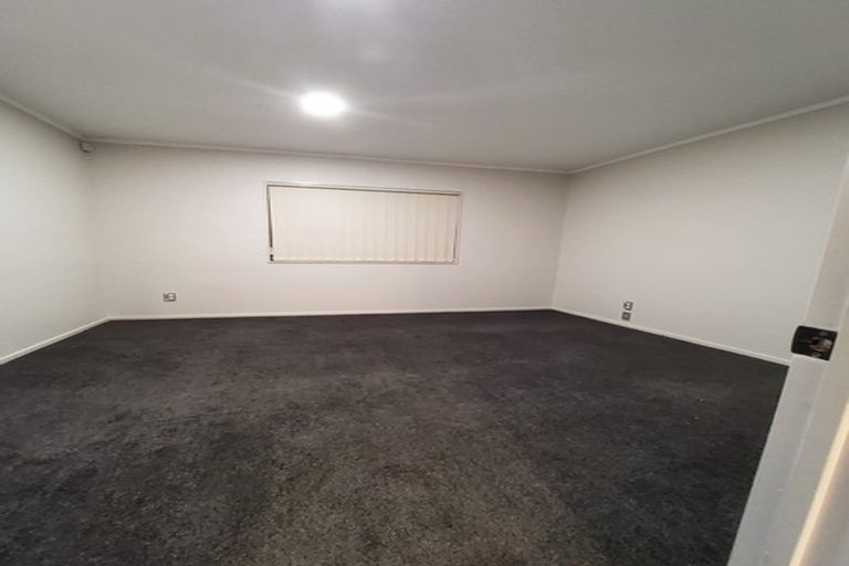 Photo of property in 68 Goodwood Drive, Goodwood Heights, Auckland, 2105