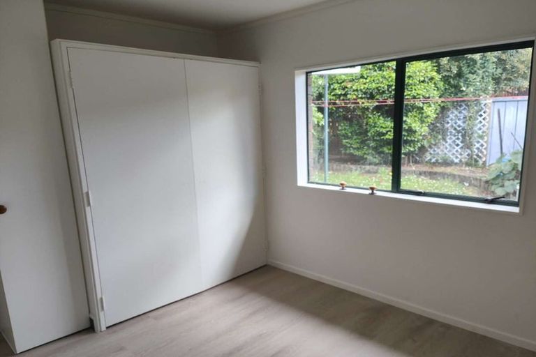 Photo of property in 2/4 Parker Avenue, New Lynn, Auckland, 0600