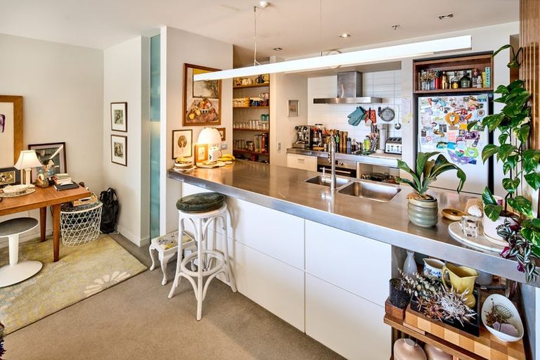 Photo of property in Piermont Apartments, 4e/82 Cable Street, Te Aro, Wellington, 6011