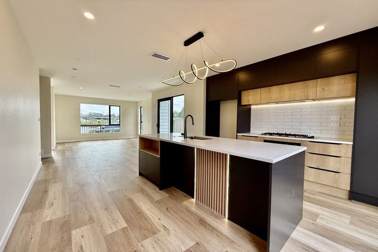 Photo of property in 138 Vintry Drive, Kumeu, 0810