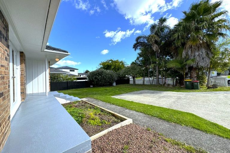 Photo of property in 23 Megan Avenue, Pakuranga Heights, Auckland, 2010