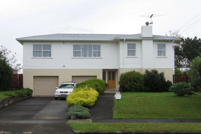 Photo of property in 126 Tiraumea Drive, Pakuranga, Auckland, 2010