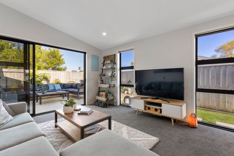 Photo of property in 64 Franks Way, Papamoa Beach, Papamoa, 3118