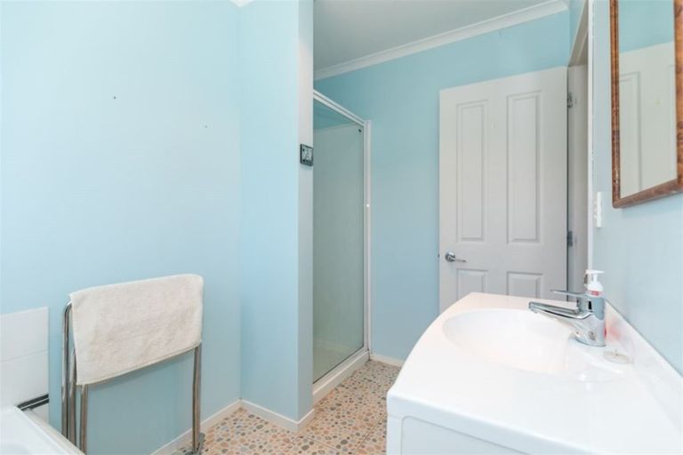 Photo of property in 5 Mangauika Road, Pirongia, Te Awamutu, 3876