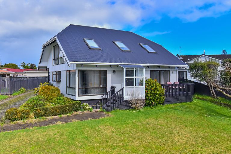 Photo of property in 8 Pinehurst Place, Wattle Downs, Auckland, 2103