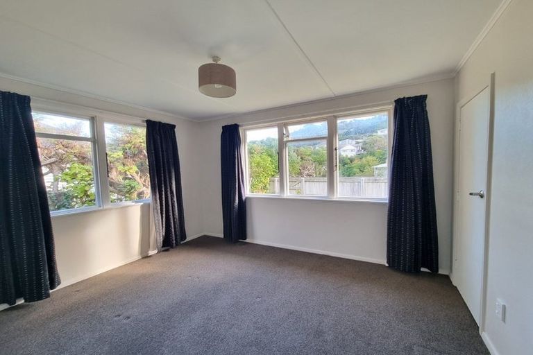 Photo of property in 8a Frederick Street, Tawa, Wellington, 5028