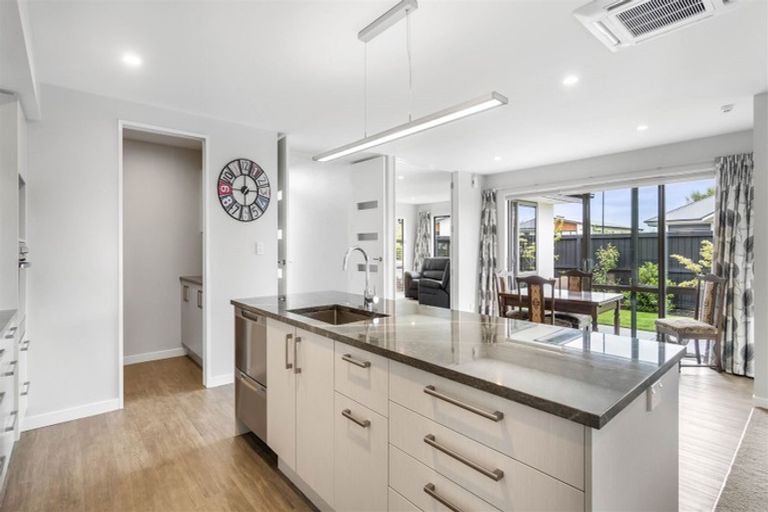 Photo of property in 6 Wallace Crescent, Prebbleton, 7604