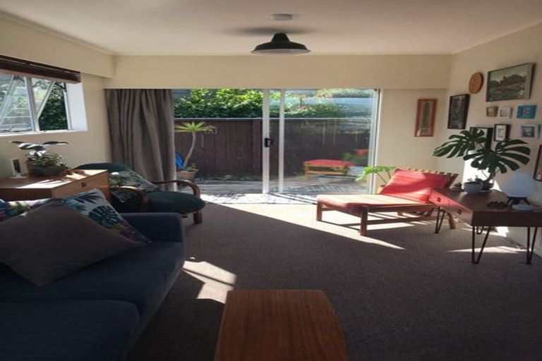 Photo of property in 4a The Track, Plimmerton, Porirua, 5026