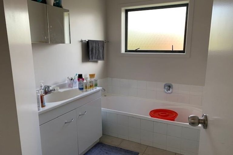 Photo of property in 1/25 Fields Parade, Oteha, Auckland, 0632