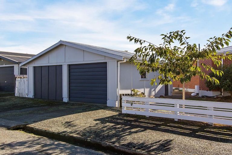 Photo of property in 8 Hughes Street, Waimate, 7924