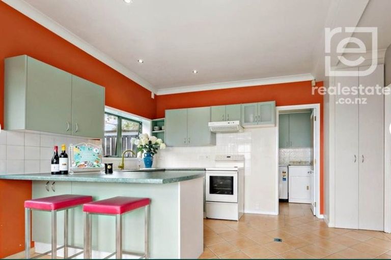 Photo of property in 120a Hepburn Road, Glendene, Auckland, 0602