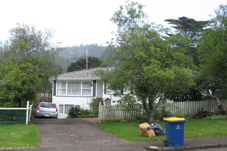 Photo of property in 17 Rimutaka Place, Titirangi, Auckland, 0604
