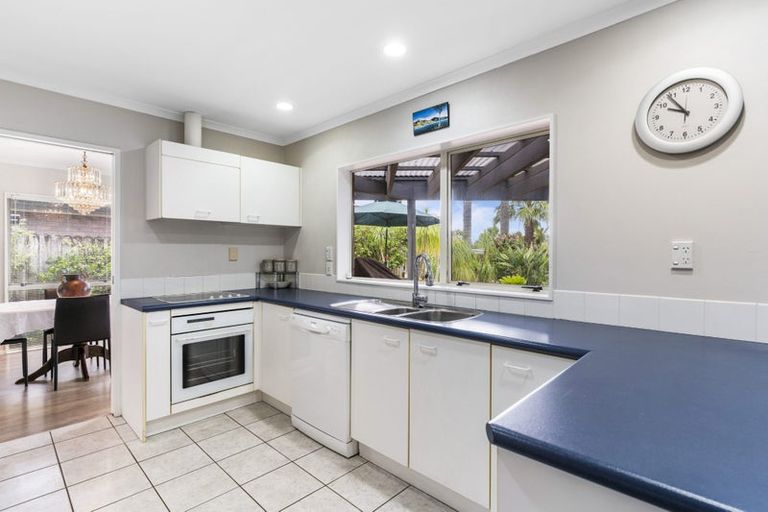 Photo of property in 9 Corfield Way, Burswood, Auckland, 2013