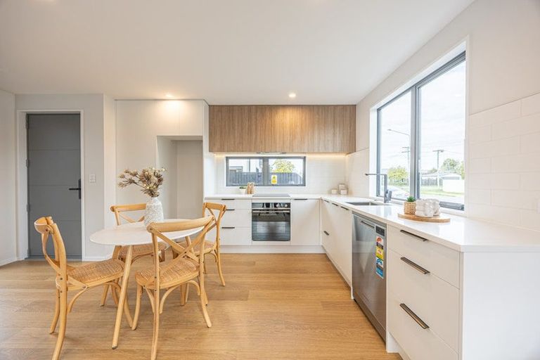 Photo of property in 1/19 Winton Street, St Albans, Christchurch, 8014