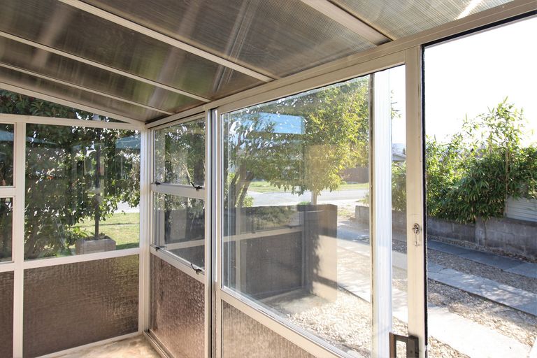 Photo of property in 8 Campbell Street, Alexandra, 9320