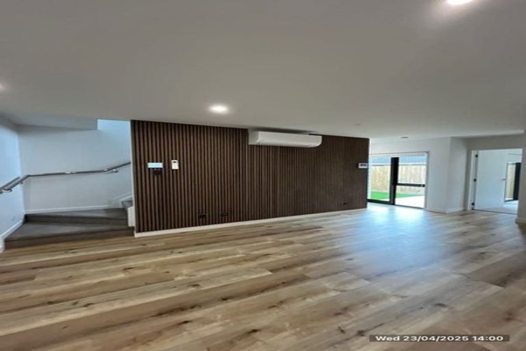 Photo of property in 98d Royal Road, Massey, Auckland, 0614