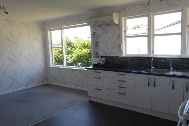 Photo of property in 9 Camrose Grove, Kingston, Wellington, 6021