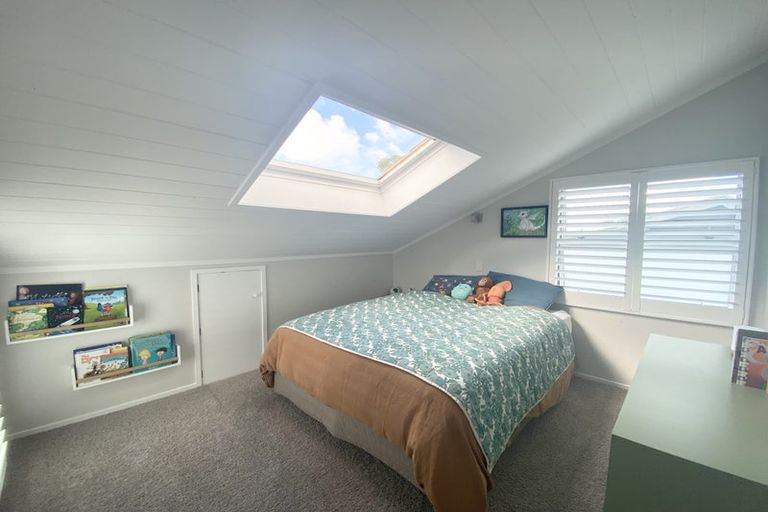 Photo of property in 2/43 Toroa Street, Torbay, Auckland, 0630