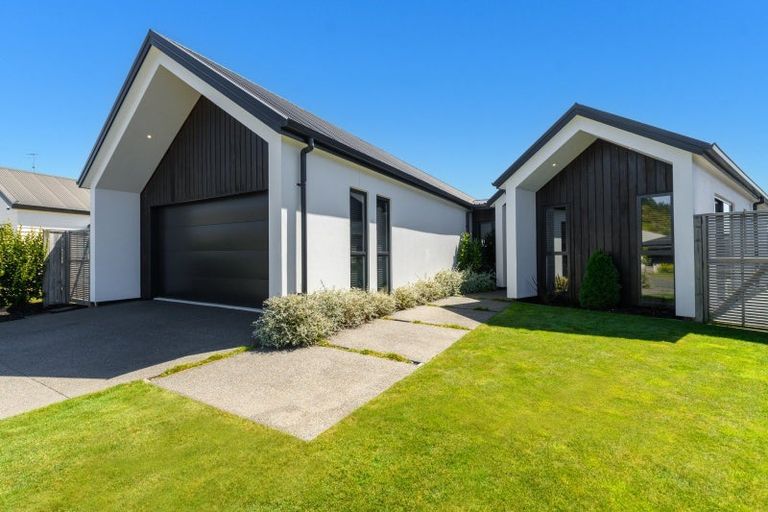 Photo of property in 95 Awataha Crescent, Pyes Pa, Tauranga, 3110