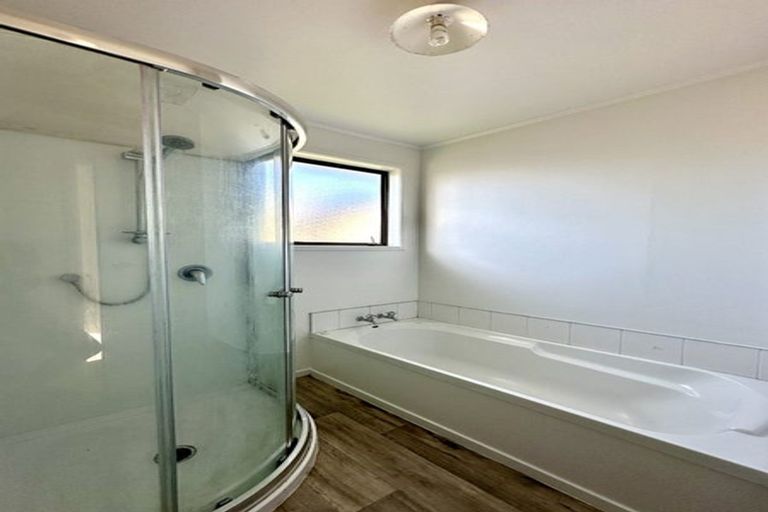 Photo of property in 18 Karepo Crescent, Ranui, Auckland, 0612