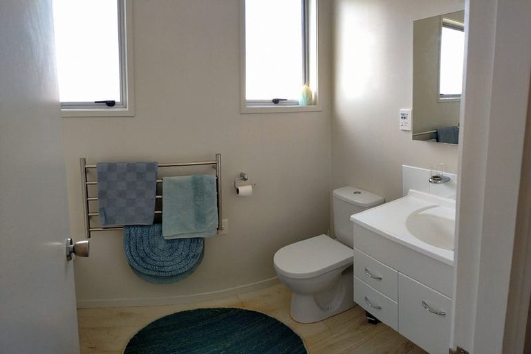 Photo of property in 10 Doone Place, Massey, Auckland, 0614