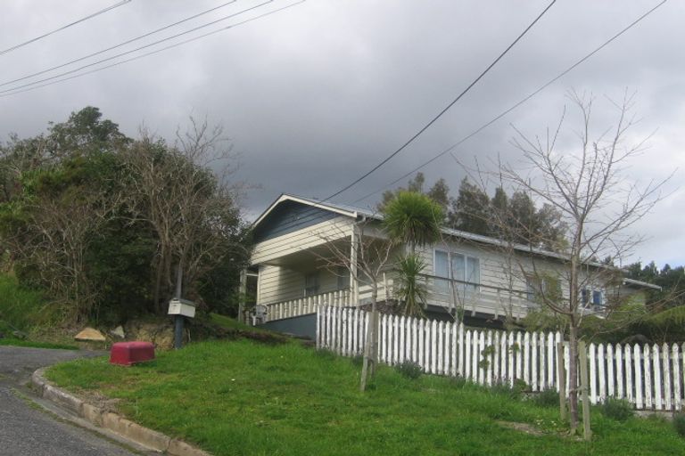 Photo of property in 4 Hill Street, Hikurangi, 0114