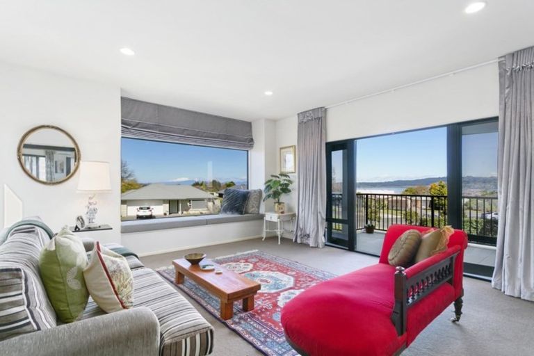 Photo of property in 28 Fairview Terrace, Waipahihi, Taupo, 3330