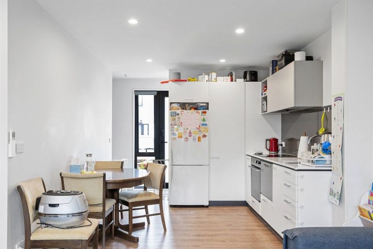 Photo of property in 2/30 Frederick Street, Waltham, Christchurch, 8011