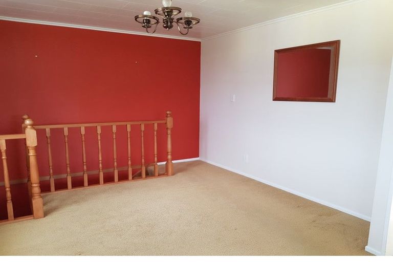 Photo of property in 9 Gloaming Hill, Titahi Bay, Porirua, 5022