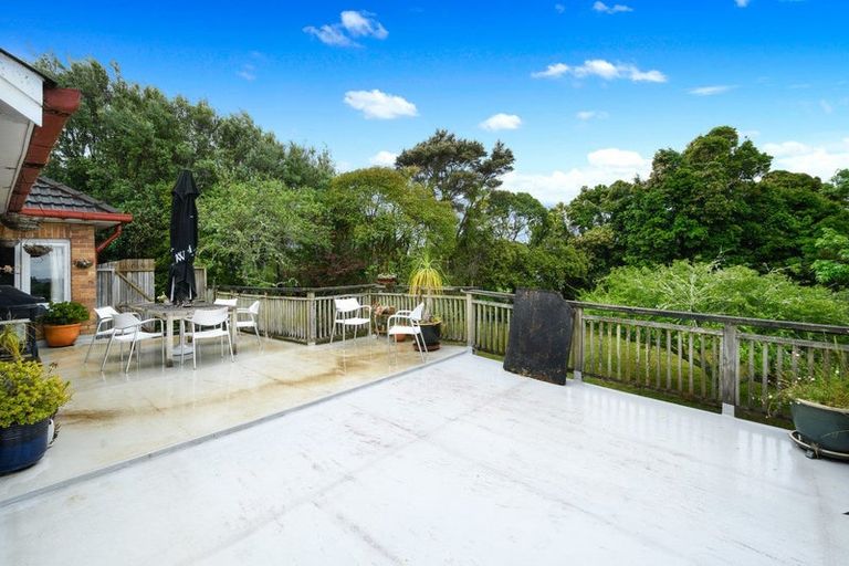 Photo of property in 195 Golf Road, Titirangi, Auckland, 0604
