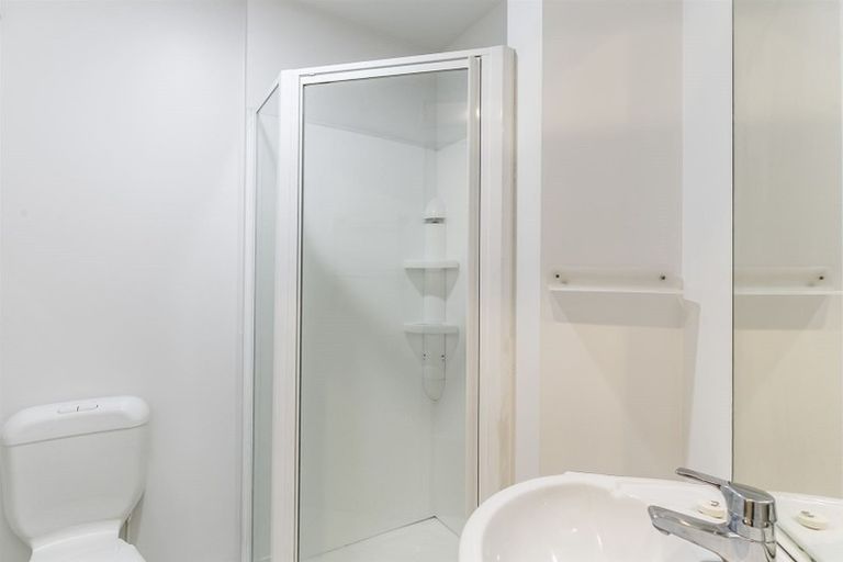 Photo of property in Terrace Garden Apartments, 1a/120 The Terrace, Wellington Central, Wellington, 6011