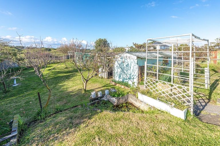 Photo of property in 98 Cornfoot Street, Castlecliff, Whanganui, 4501