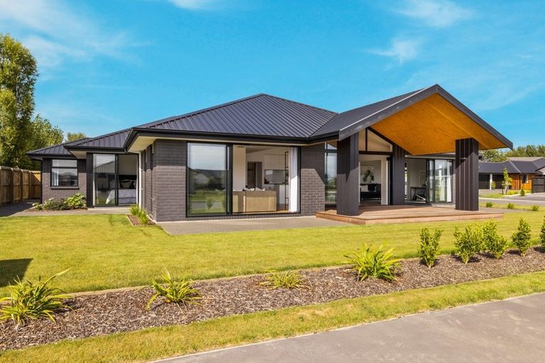 Photo of property in 16 Whitburn Avenue, Halswell, Christchurch, 8025