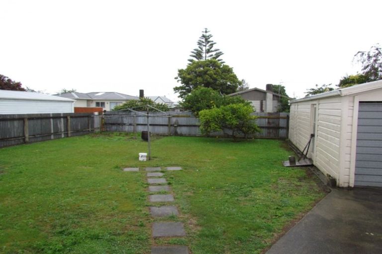 Photo of property in 11 Heather Street, Levin, 5510