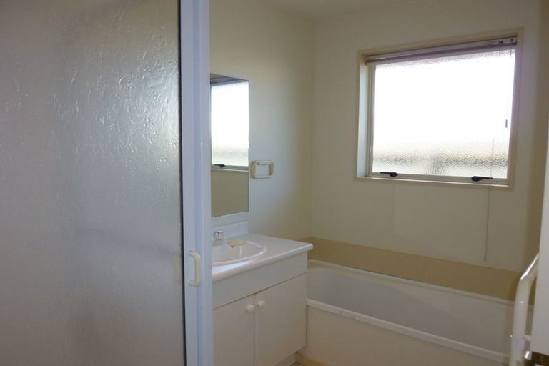 Photo of property in 5/30 Newnham Terrace, Upper Riccarton, Christchurch, 8041